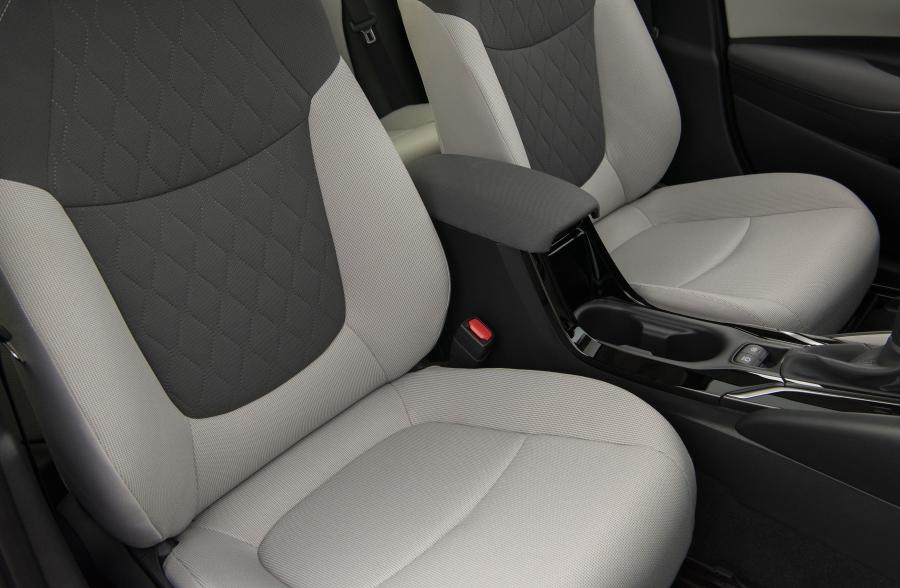 Интерьер Toyota Corolla LE Sedan 2019 года  (NA) (фото 16 из 24)